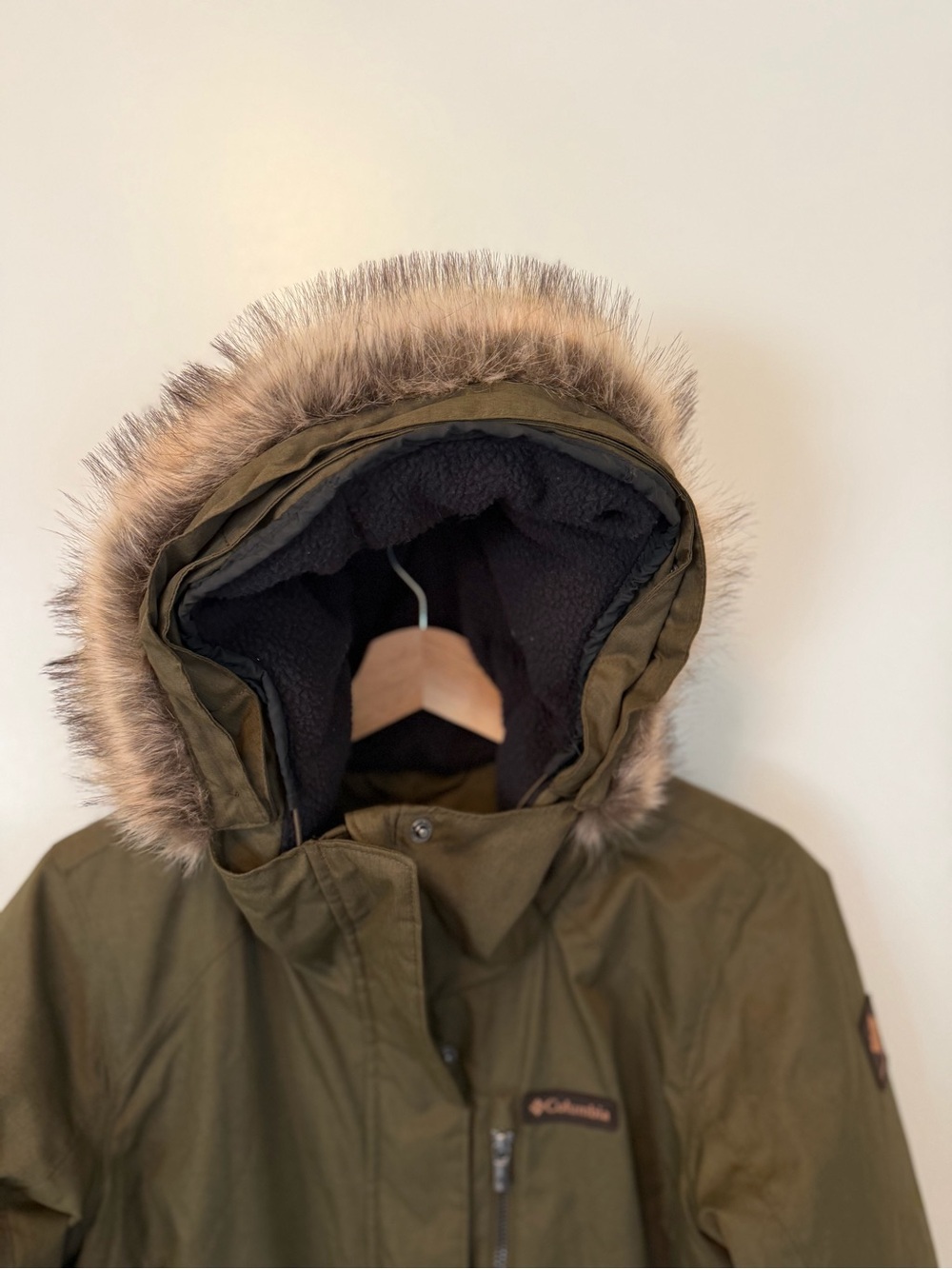 Columbia women’s Olive Hooded Faux-Fur Trim Puffer Coat - Picture 6 of 14